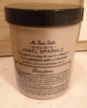 Soluzione per pulire i gioielli